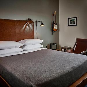 Queen Room Roll Shower Mobility Accessible